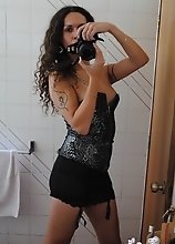 Sexy tgirl making photos of herself