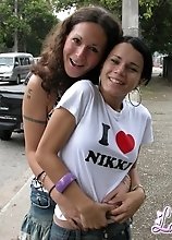 Nikki Montero picking up Fernanda Barros in the streets